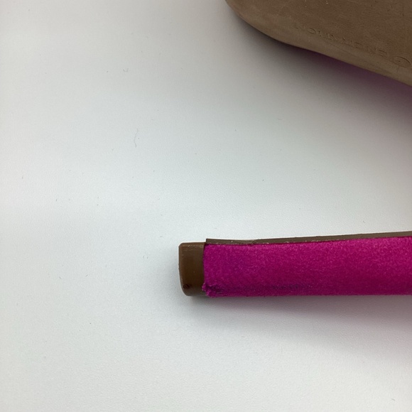 1962. BCBG Suede Fuchsia 3” Pumps NWOT Size 8.5 - Picture 9 of 10